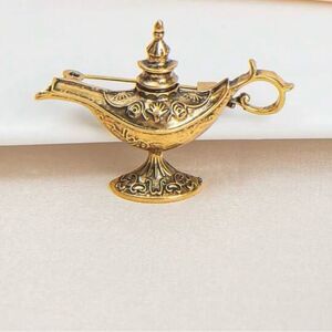 Vintage Inspired Brooch, Genie lantern, Antique Gold Color, Lightweight